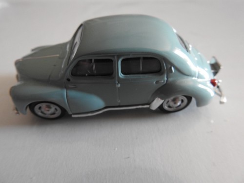 Voiture miniature renault - miniature, 4cv