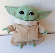 PELUCHE INTERACTIVE PARLANTE STAR WARS MANDALORIAN THE CHILD BEBE YODA 20 cm
