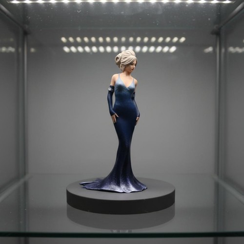 Figurine femme robe de - figurine, en
