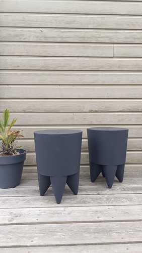 Deux tabourets bouts - deux,