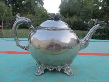 Théière ancienne Grenat