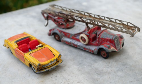 Dinky toys camion pompier - toys,