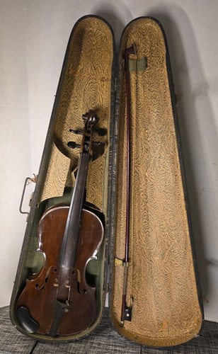 Old violin labeled vuillaume - violin,