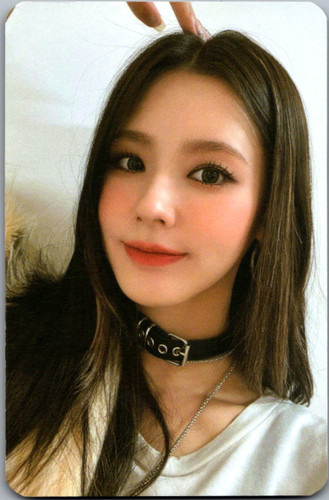 Miyeon idle photocard - (g)-idle,