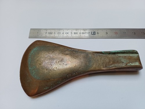Hache bronze massif - hache,
