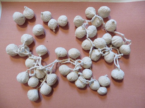 Gros pompons anciens - pompons, d: