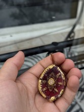 Émouvant travail de couvent /