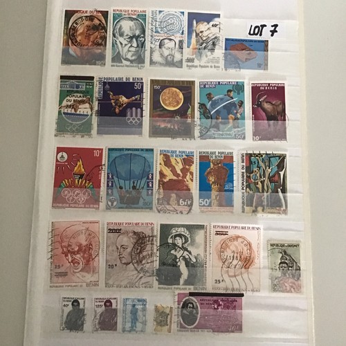 Lot 85 timbres - -,
