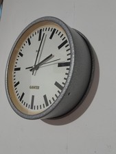 Ancienne horloge murale