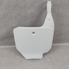 Plaque de numéro blanc