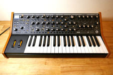 SYNTHÉTISEUR ANALOGIQUE MOOG SUBSEQUENT 37 / ANALOG KEYBOARD