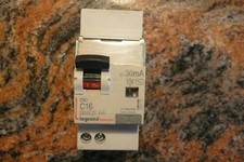 DISJONCTEUR DIFFERENTIEL 16A