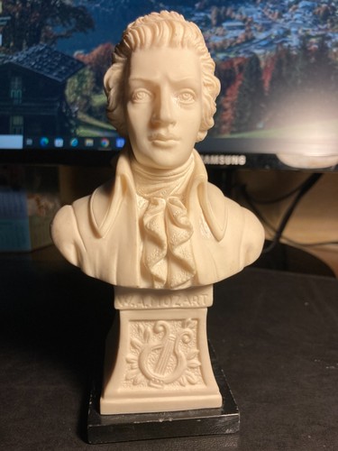 Buste mozart signé a - a.,