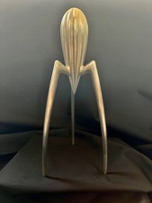 Presse-agrumes, Juicy Salif, Alessi, design P. Starck, 1988, signé