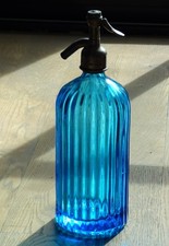 SIPHON. Rare forme pour ce superbe siphon  à stries bleues.