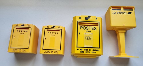 Lot tirelires boîtes à - 4,