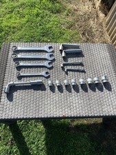 Lot d'outils Facom , clés plates, clés à pipe, douilles, supports;