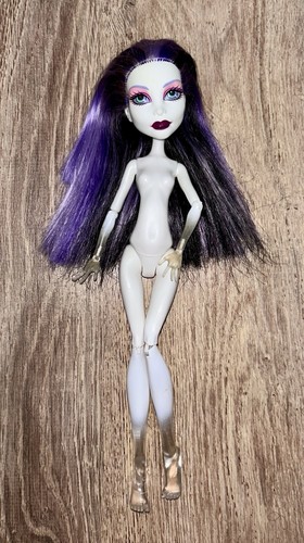 Poupée monster high - poupée,