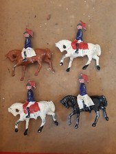 lot de 4 anciennes figurines