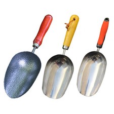 Pelle de jardinage avec