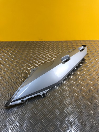 Demi coque arrière - , gauche
