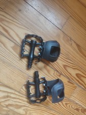 Pédale vélo avec cale pied  (b/v)