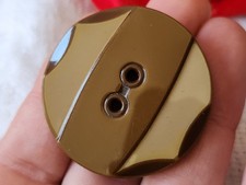 Gros bouton ancien en