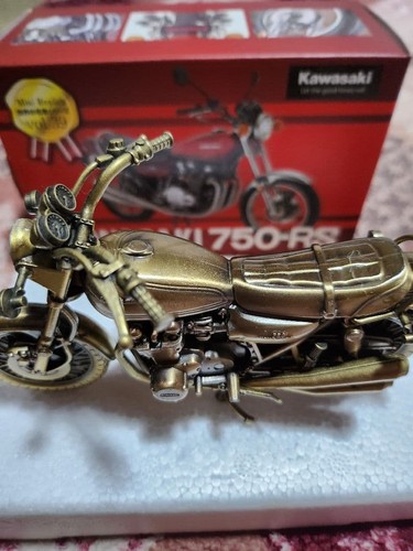 Maquette moto kawasaki - kawasaki, 900