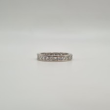 Alliance tour complet or blanc 18 carats sertie de diamants princesses