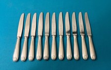 Couteaux a entremets