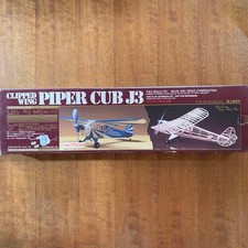 Maquette avion Piper Cub J3 à