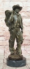 Classique Cowboy Sculpture