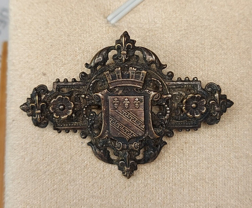 Ancienne broche décor blason - ancienne,