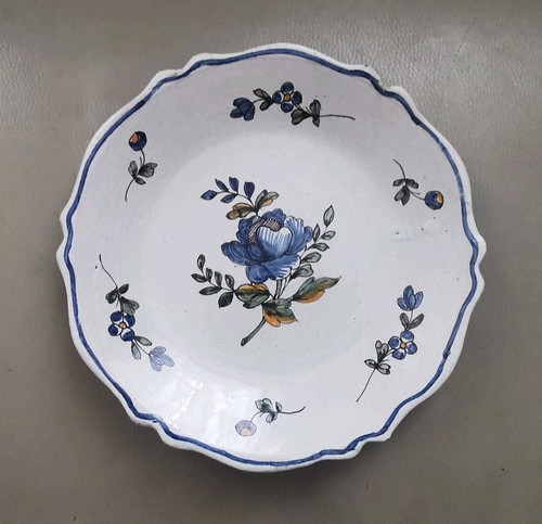 Assiette chantournée - , en