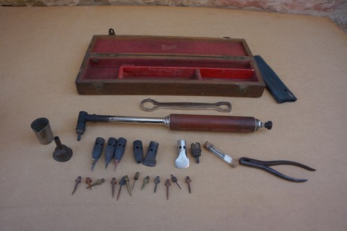 Ancien outil vétérinaire - ancien,
