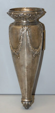 -ANCIEN VASE de VOITURE CALECHE CORBILLARD Style LOUIS XVI Métal Argenté   D