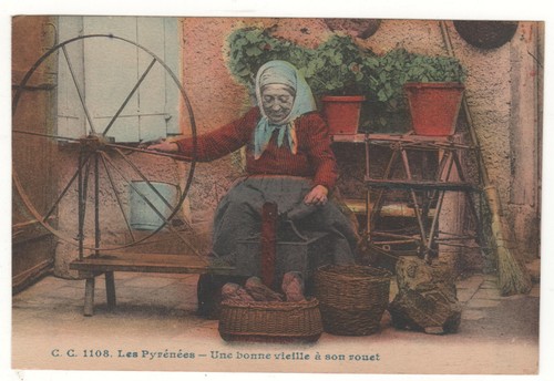 Cpa pyrénées une - une, bonne