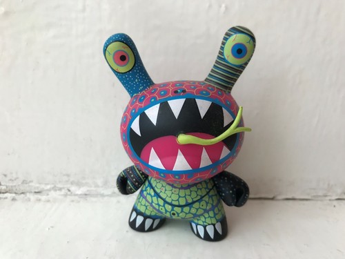 Kidrobot dunny azteca - 3",
