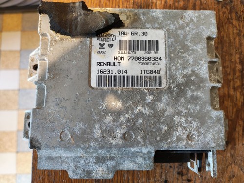 Calculateur moteur renault - calculateur,