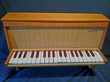 toy piano Michelsonne Paris 37
