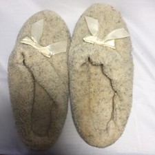 Womens Unbranded Tan Slippers Size Small 5-6