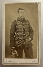 Militaire en Pelisse -