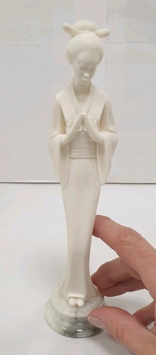 Statuette sculpture geisha - geisha, a