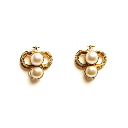 Chanel circa 1983 - , boucles