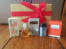 Lot de 4  miniatures de parfum