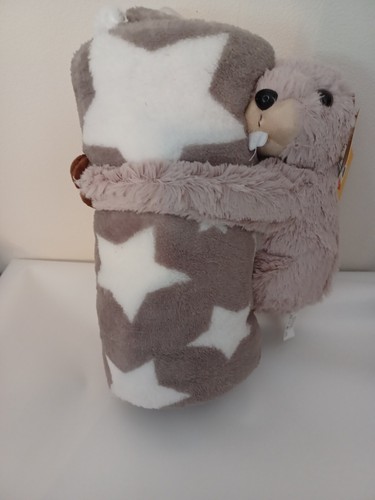 Marmotte peluche avec plaid