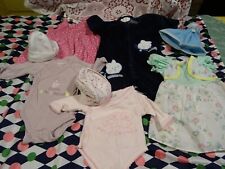 lot===7piéces vétements  fille       bébé 1mois     ou poupée 30/35cm