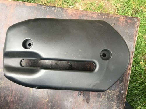 Cache neiman inférieur bmw - inférieur,