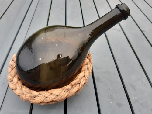 Tres rare bouteille ovoide - tres,