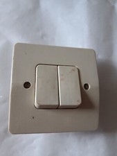 Double interrupteur ou va et vient  Beige  Legrand neptune 2 D'occasion 